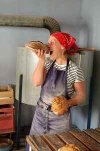 Audrey, fondatrice de Levain Sauvage, boulangerie artisanale bio en Hauts-de-France
